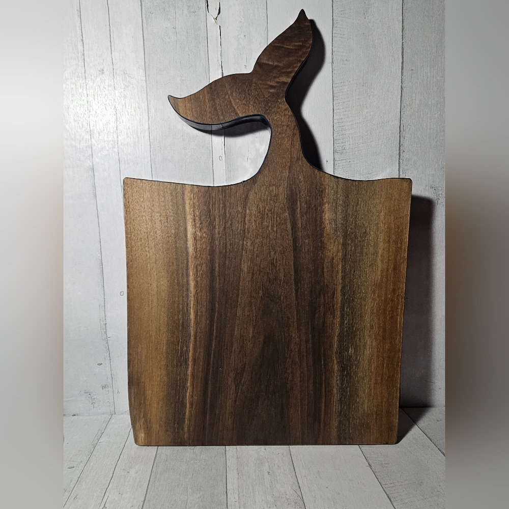 Blue Whale Tail Ocean Wood Charcuterie Board - Picture 5 of 7